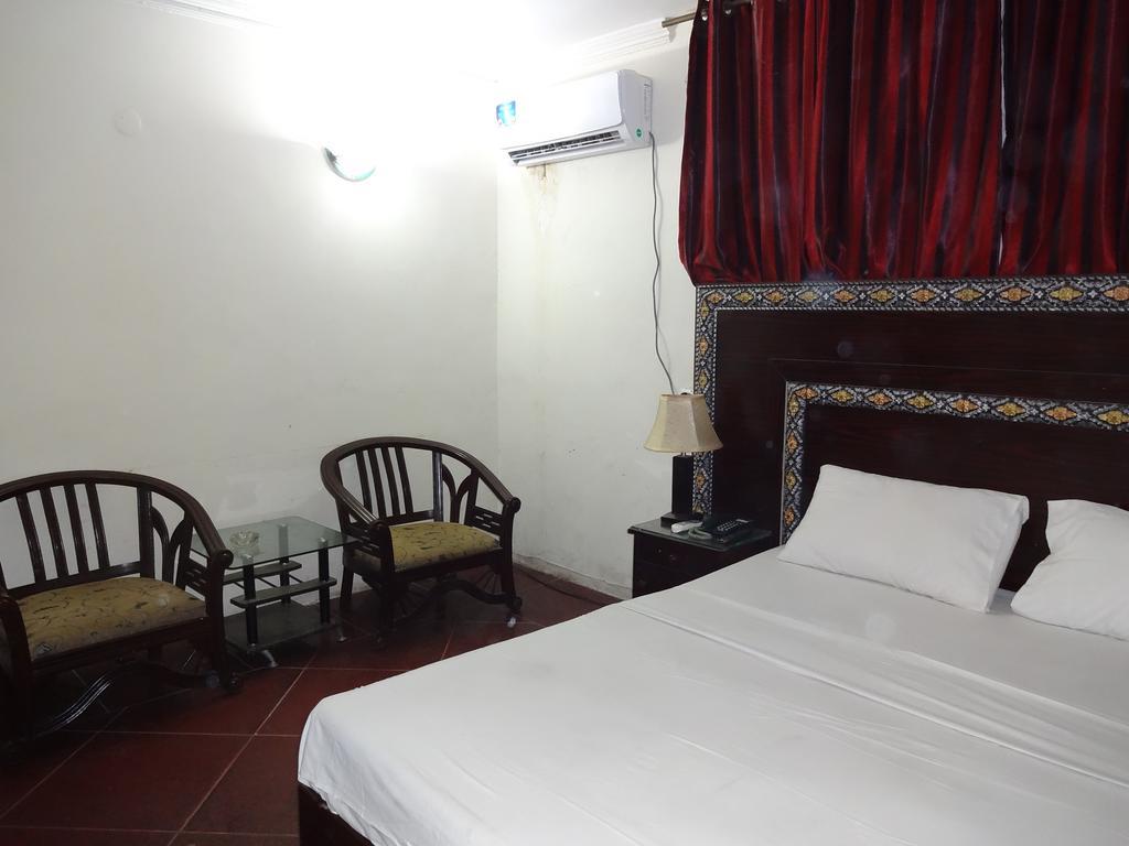 Safari Hotel Upper Mall Λαχόρη Εξωτερικό φωτογραφία